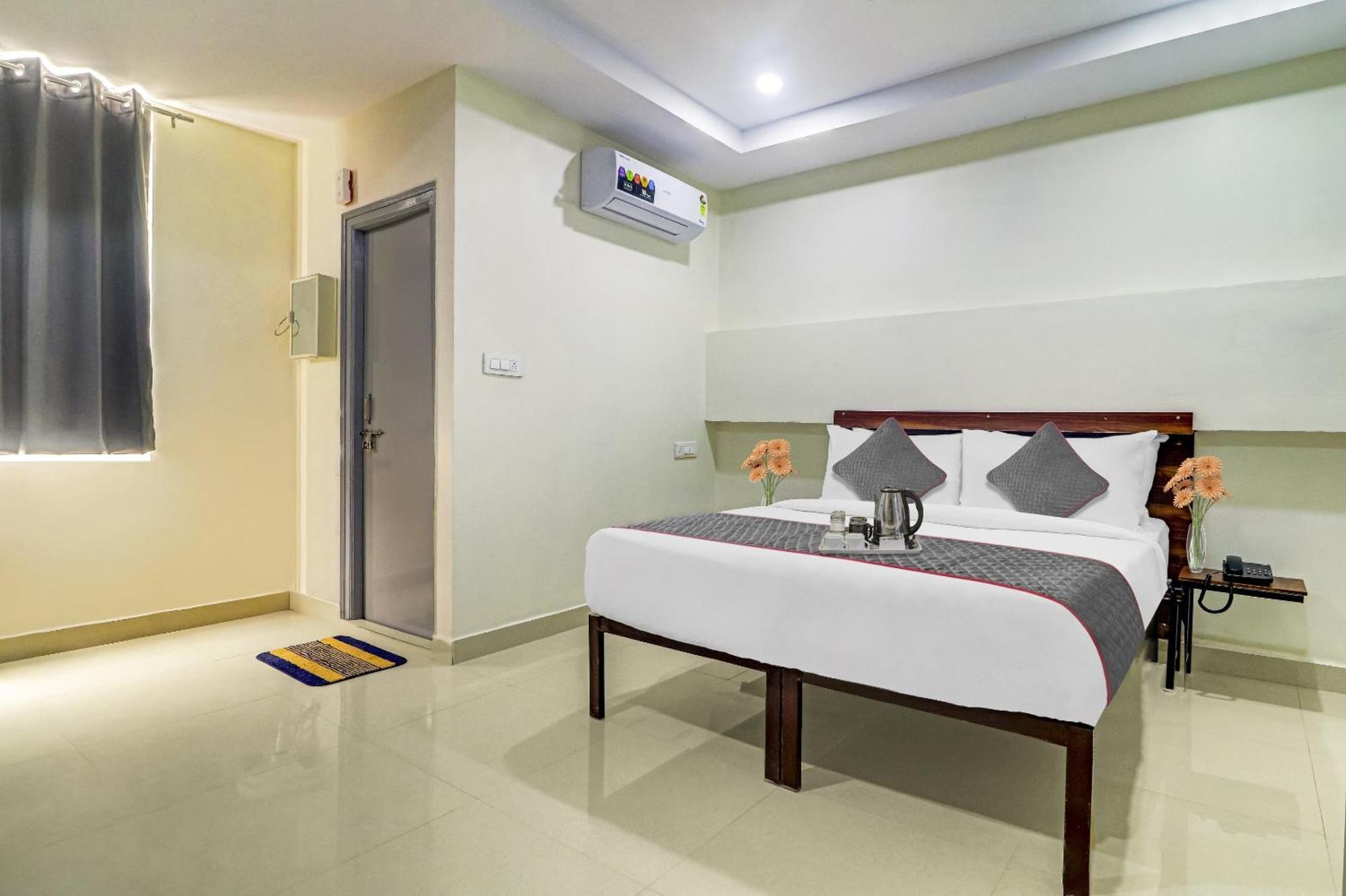 Hotel Collection O White Riviera Near Kondapur Hyderabad Exterior foto