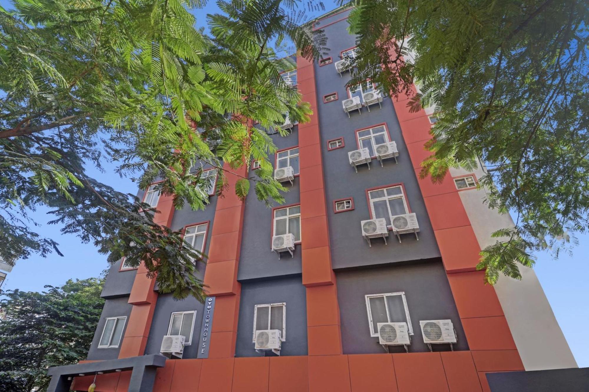 Hotel Collection O White Riviera Near Kondapur Hyderabad Exterior foto