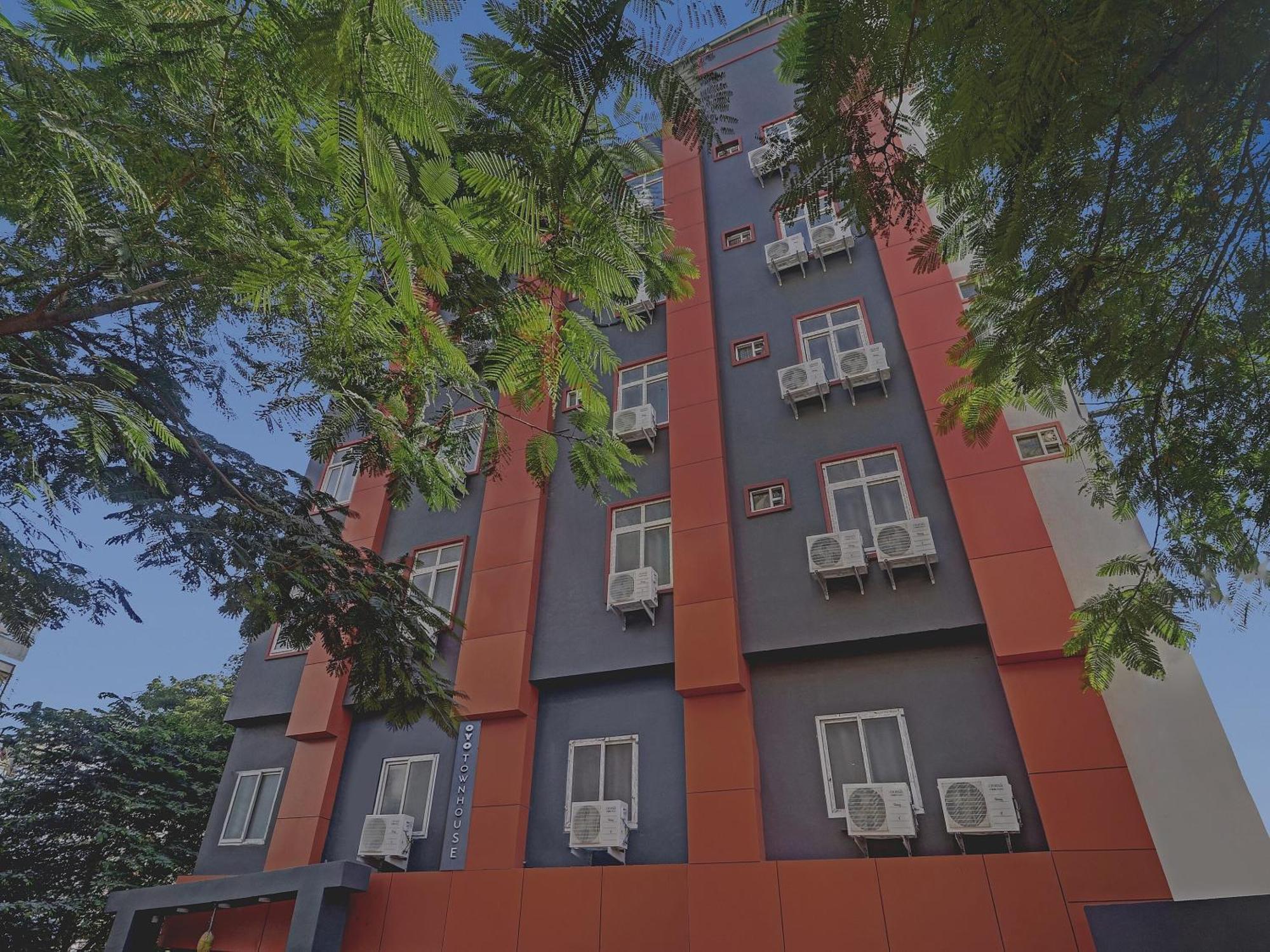 Hotel Collection O White Riviera Near Kondapur Hyderabad Exterior foto